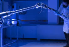 How a Sample Transfer Arm Ensures Safe and Efficient Laboratory Operations