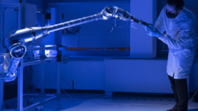 How a Sample Transfer Arm Ensures Safe and Efficient Laboratory Operations